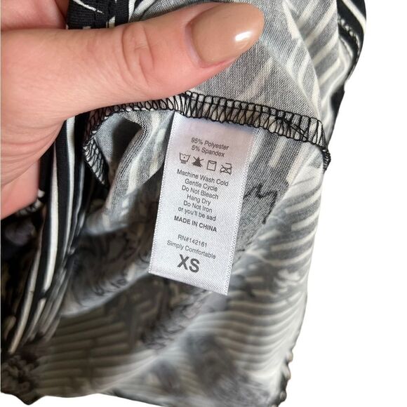 LuLaRoe Floral Striped Irma Size XS NWT - Picture 4 of 5